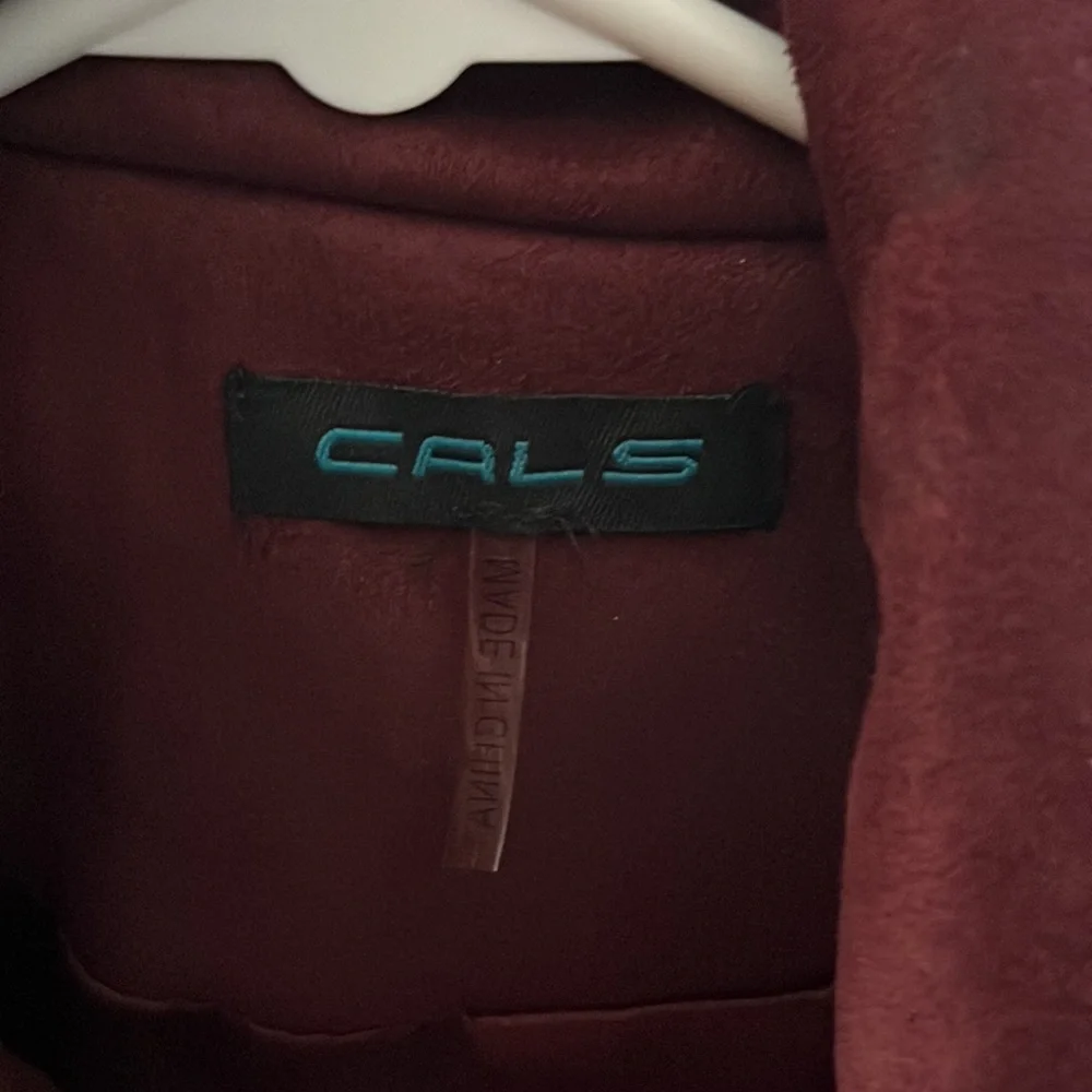 Wine red color cropped jacket - Picture 7 of 7